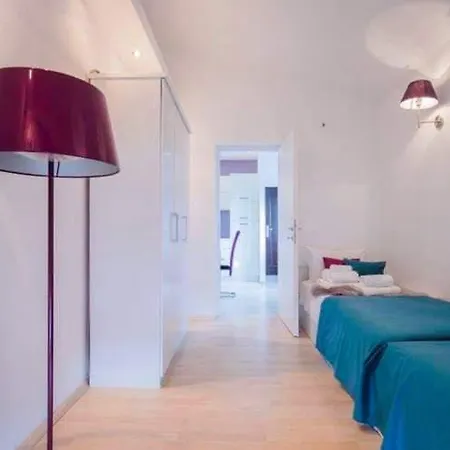 Stylish Suburb With Private Parking And Wi-fi In Residential Area Between City Centre And Hidrobaza Beach Pula