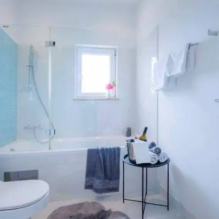 Apartment Stylish Suburb With Private Parking And Wi-fi In Residential Area Between City Centre And Hidrobaza Beach Pula