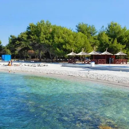 Apartment Stylish Suburb With Private Parking And Wi-fi In Residential Area Between City Centre And Hidrobaza Beach Pula