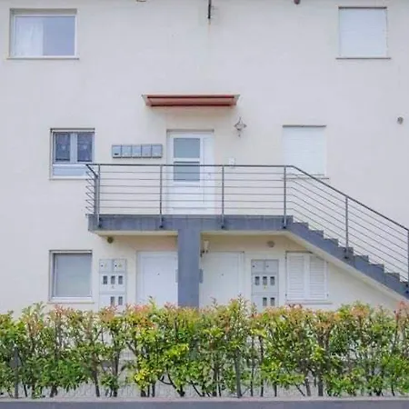 Apartment Stylish Suburb With Private Parking And Wi-fi In Residential Area Between City Centre And Hidrobaza Beach *
