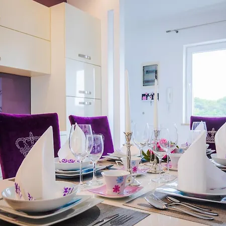 Stylish Suburb With Private Parking And Wi-fi In Residential Area Between City Centre And Hidrobaza Beach *