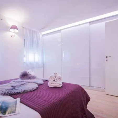 Stylish Suburb With Private Parking And Wi-fi In Residential Area Between City Centre And Hidrobaza Beach Apartment *